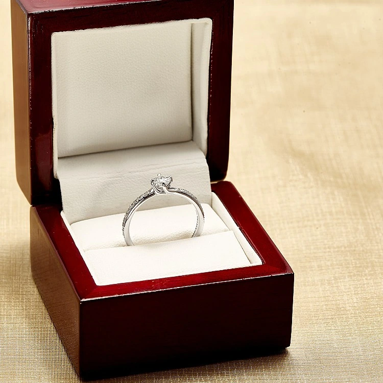 Inel de logodna Side Stone din Aur 18k sau Platina cu Diamant central Certificat - GIA 0.50ct sau 0.70ct - model i122358