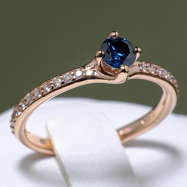 Inel de logodna din Aur 18k sau Platina cu Diamant Albastru si Diamante - model i122392