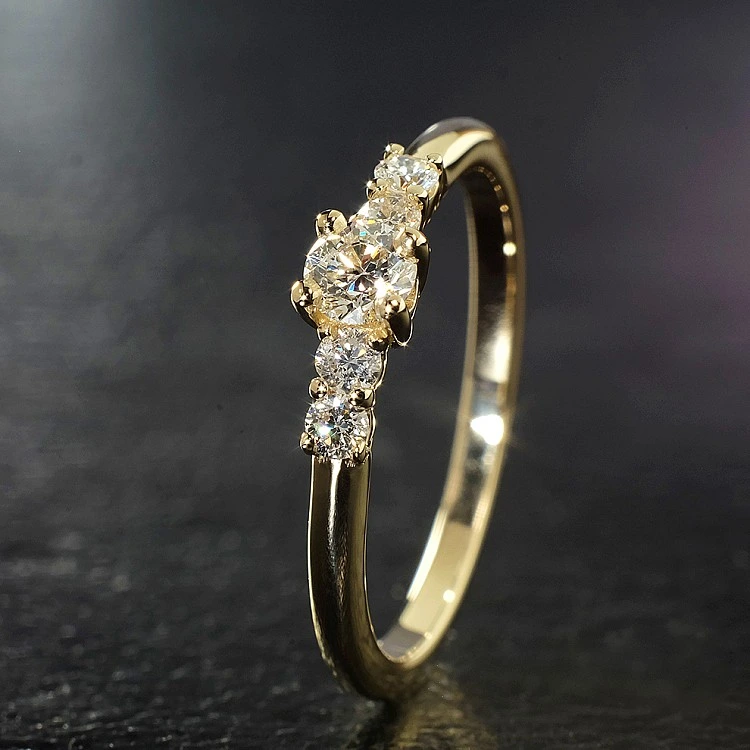 Inel de logodna din Aur 18k sau Platina cu Diamant Central Certificat GIA 0.30ct sau 0.40ct si Diamante secundare - model i579