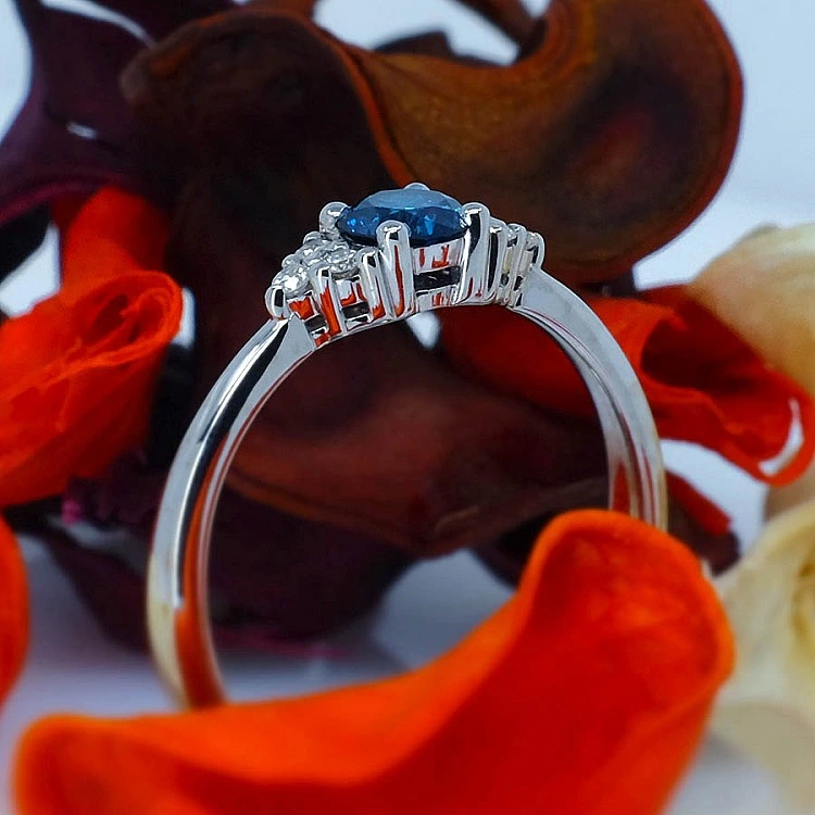 Inel de logodna din Aur 18k sau Platina cu Diamant Albastru - model i71845