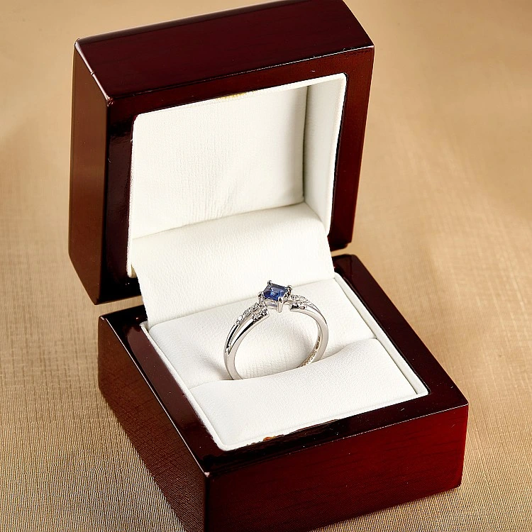 Inel de logodna din Aur 18k sau Platina cu Safir si Diamante - model i882