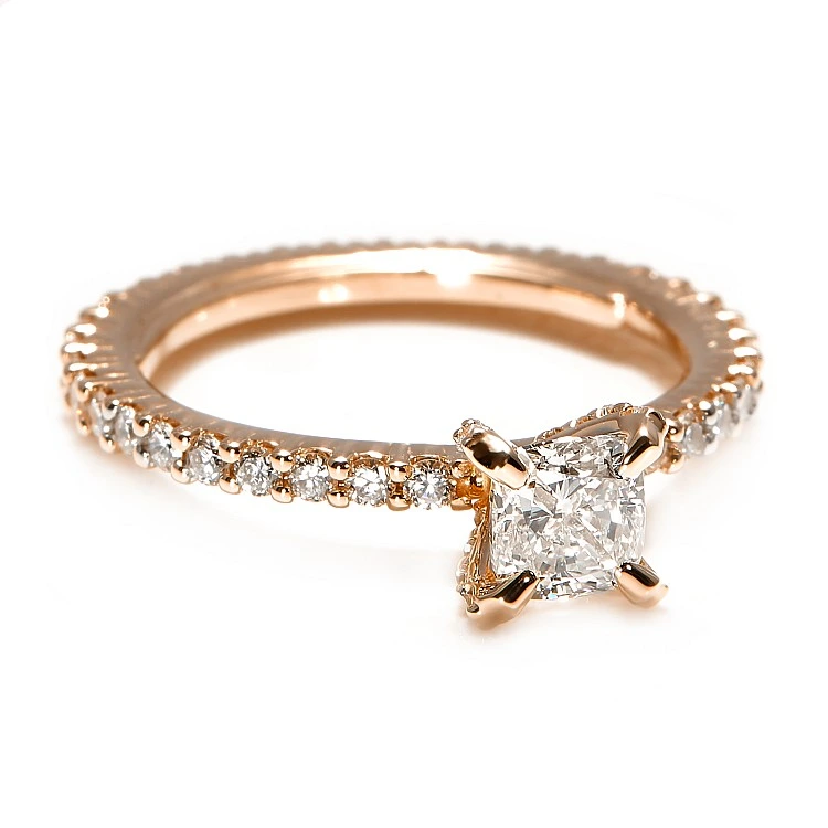 Inel de Logodnă din Aur 18k sau Platina cu Diamant Cushion și Diamant Central Certificat GIA 0.50ct sau 0.70ct si Diamante secundare - model i4041