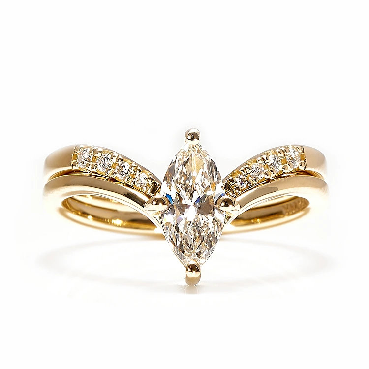 Inel de Logodna Modern din Aur 18k sau Platina cu Diamant Central Marquise GIA 0.50ct sau 0.70ct - model i4666