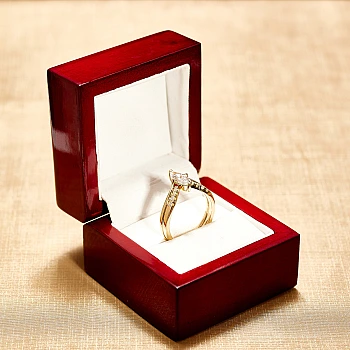 Inel de Logodna Modern din Aur 18k sau Platina cu Diamant Central Marquise GIA 0.50ct sau 0.70ct - model i4666