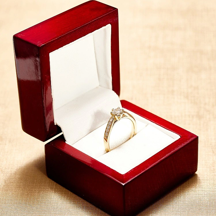 Inel de logodna SideStone din Aur 18k cu Diamant Briliant certificat GIA - model i864