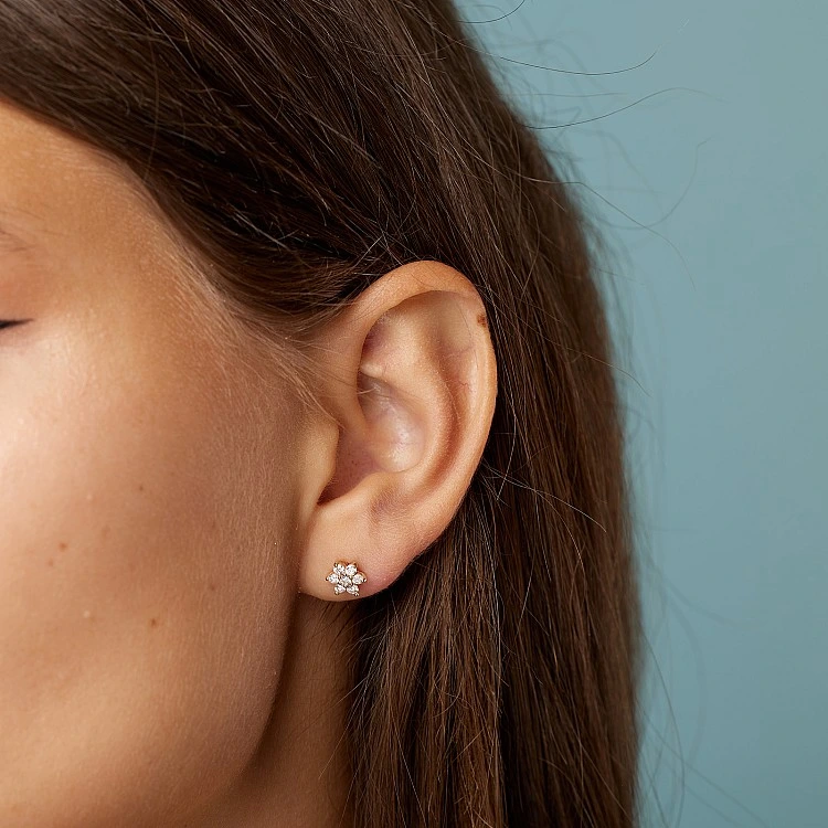 Cercei din aur fulg de nea cu diamante - model c652