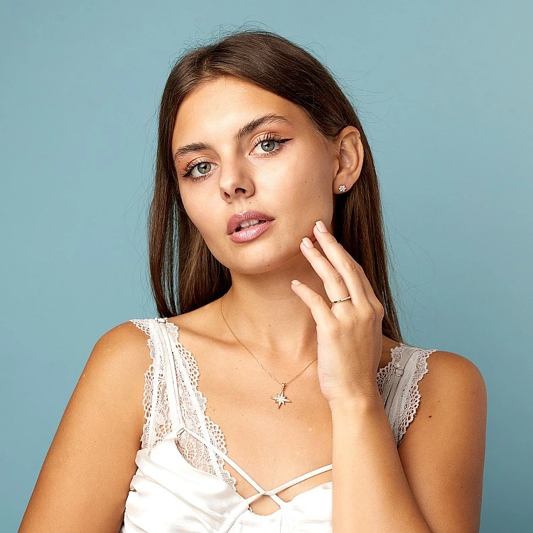 Cercei din aur fulg de nea cu diamante - model c652