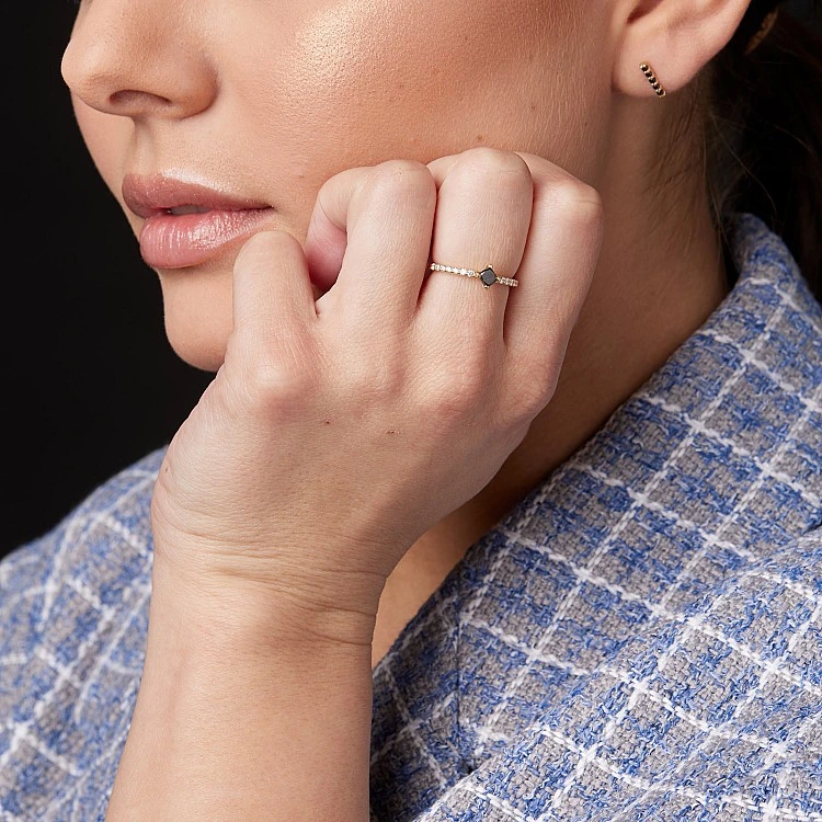 Cercei Stud din Aur sau Platina cu Diamante Naturale Negre - model c1975