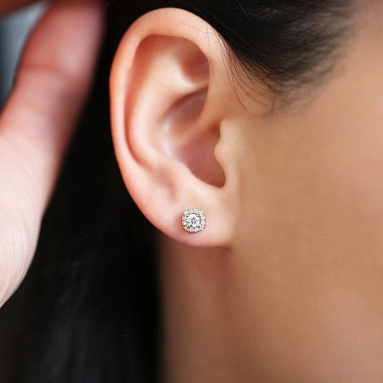 Cercei Stud Anturaj din Aur cu Diamante - model c3130