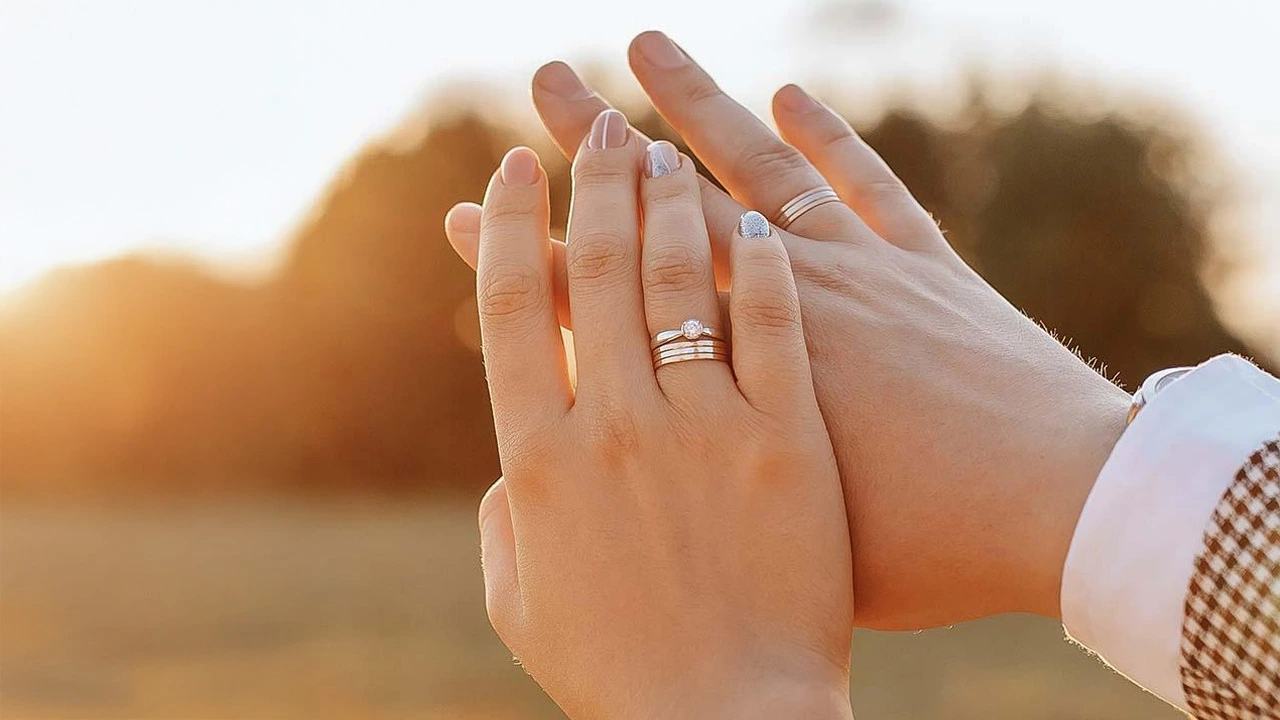 Care este diferența între inel de logodnă și verighetă?
