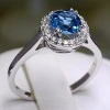 Inel Cadou din Aur cu Topaz si Diamante Incolore - model i030
