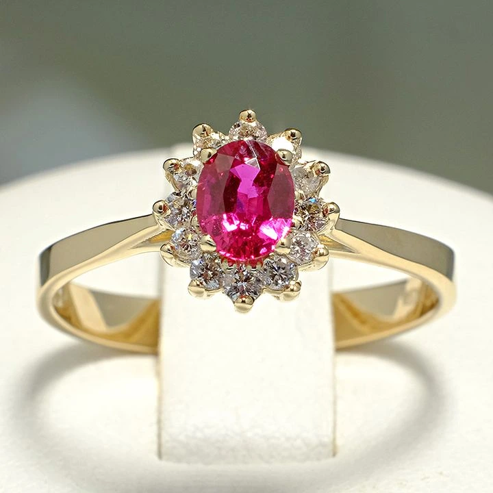 Inel de Logodna din Aur 18k sau Platina cu Rubin si Diamante - model i042