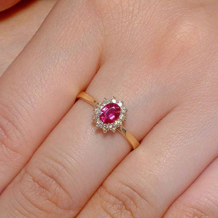 Inel de Logodna din Aur 18k sau Platina cu Rubin si Diamante - model i042