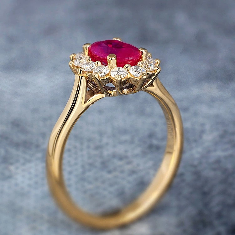 Inel de Logodna din Aur 18k sau Platina cu Rubin si Diamante - model i055