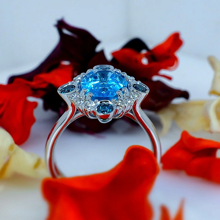 Inel Cadou din Aur sau Platina cu Topaz Swiss Blue si Diamante - model i1167