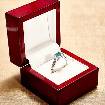 Inel de logodna din Aur 18k sau Platina cu Smarald si Diamante - model i122092