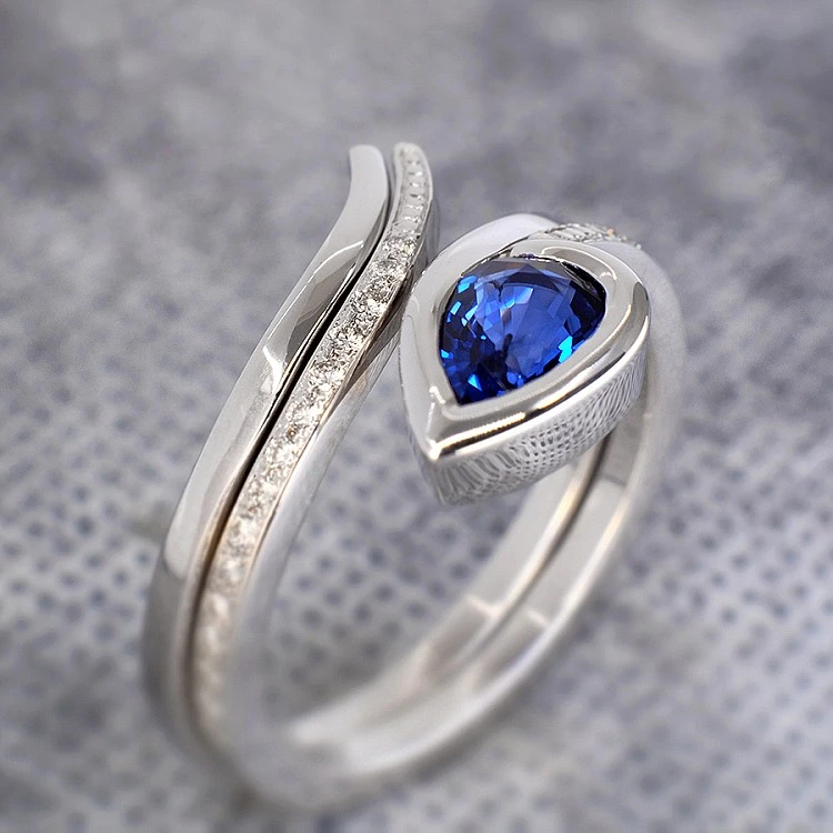 Inel Cadou din Aur din doua elemente cu Safir lacrima si Diamante - model i1187