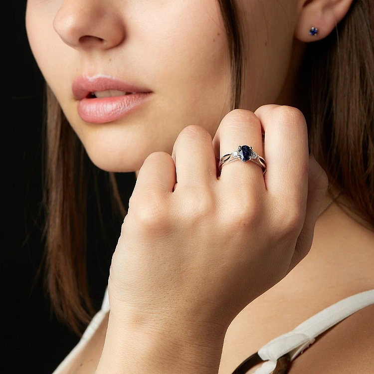 Inel din Aur 18k sau Platina cu Safir si Diamante - model i122513
