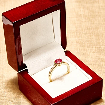 Inel de Logodna din Aur Galben 18k cu Rubin si Diamante Incolore - model i122866