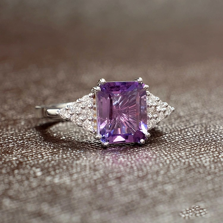 Inel Cadou din Aur cu Ametist si Diamante - model i981