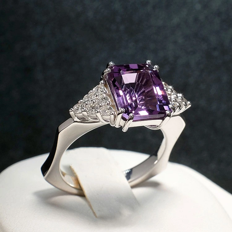 Inel Cadou din Aur cu Ametist si Diamante - model i981