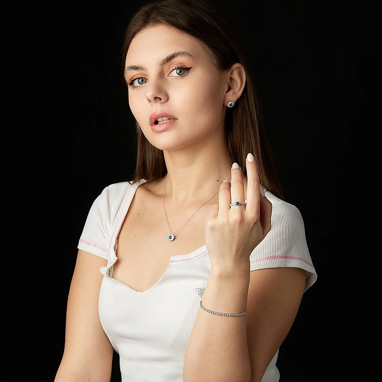 Pandantiv Anturaj din Aur cu Diamant Albastru si Incolore - model pan2159