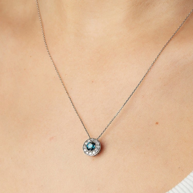 Pandantiv Anturaj din Aur cu Diamant Albastru si Incolore - model pan2159