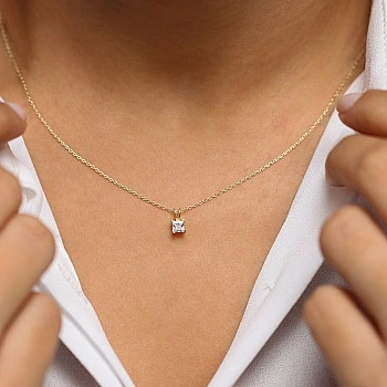 Pandantiv cu Diamant Patrat din Aur - model pan3137