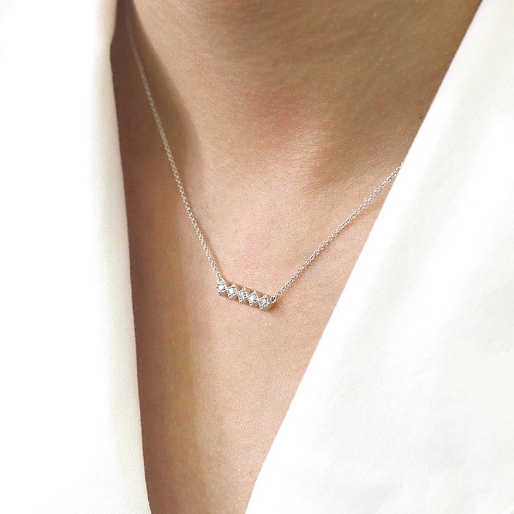 Pandantiv din Aur sau Platina cu 5 Diamante Naturale - model pan562