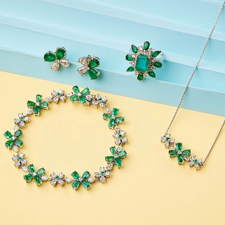 Set Fashion Cercei Inel Bratara si Pandantiv din Aur cu Smaralde si Diamante - model set2752