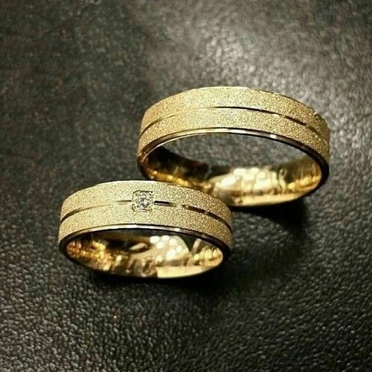 Verighete Sablate din Aur 18k sau Platina cu Diamant - model v207