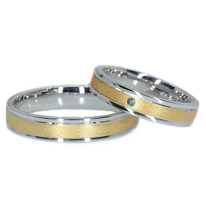 Verighete Mat Sablat din Aur 18k Doua Culori cu Diamant Albastru - model v0481