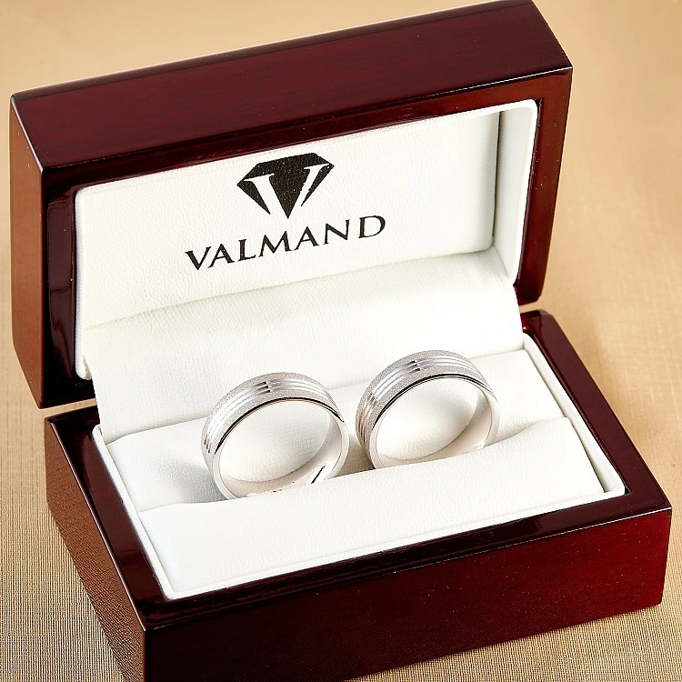 Verighete din Aur 18k sau Platina finisaj rola diamant - model v076