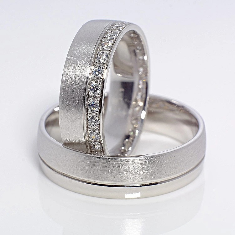 Verighete din Aur 18k sau Platina cu Diamante - model v104