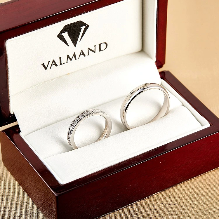 Verighete din Aur 18k sau Platina cu Diamante - model v115.1