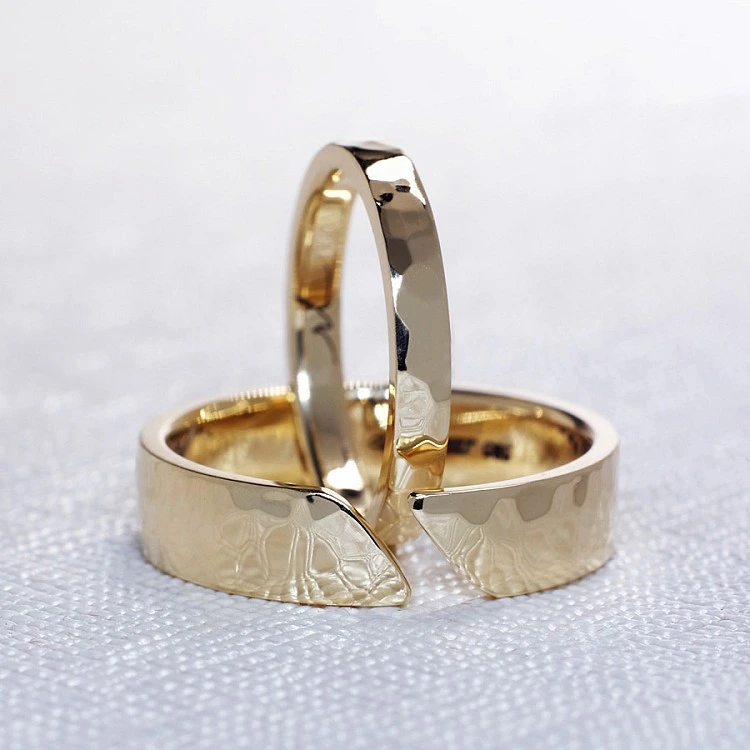 Verighete din Aur 18k sau Platina Finisaj Lucios Hammer - model v1213