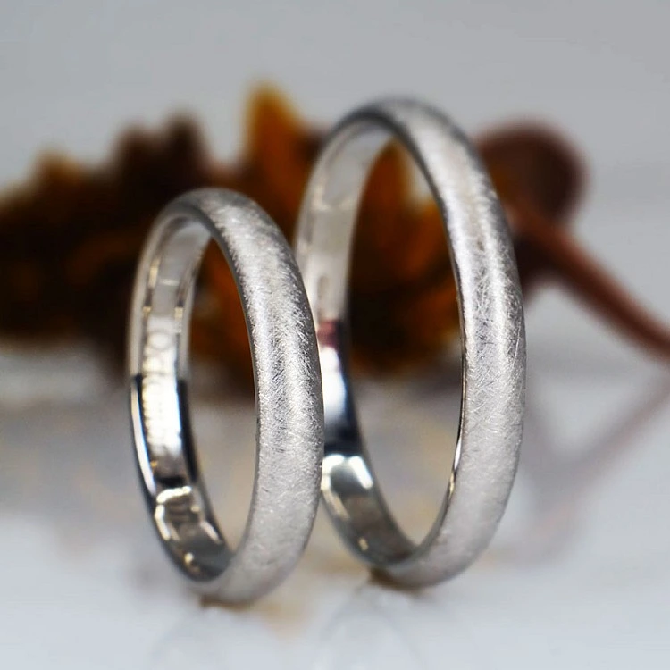 Verighete din Aur 18k sau Platina cu Finizaj Mat Gheata - model v134