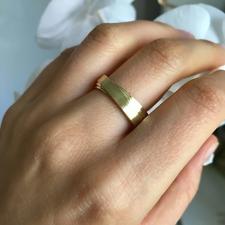 Verighete Bicolore din Aur 18k sau Platina cu Diamante Naturale - model v200