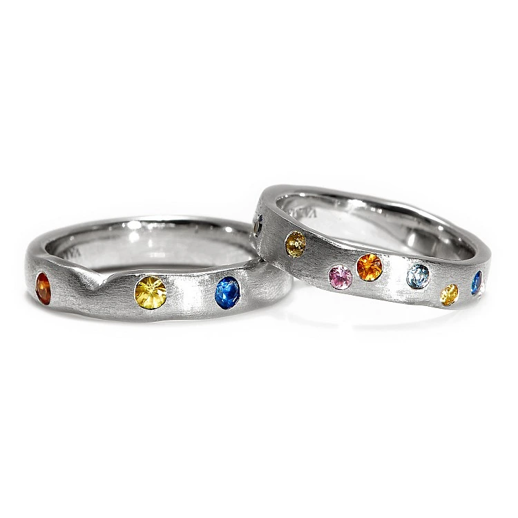Verighete FreeForm din Aur 18k sau Platina cu Safire Colorate - model v4526