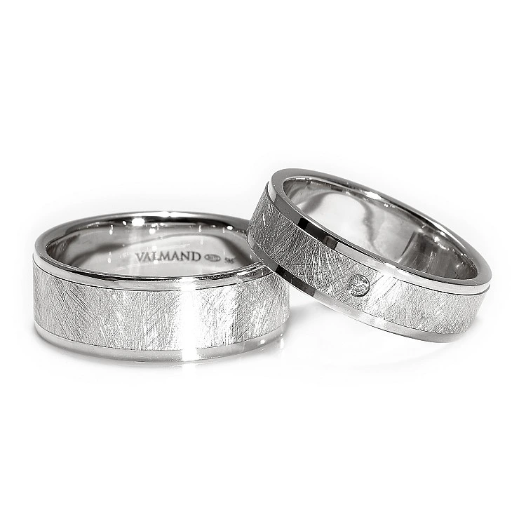 Verighete din Aur 18k cu Diamant, Profil Drept si Finisaj Mat Gheata - model v840.2