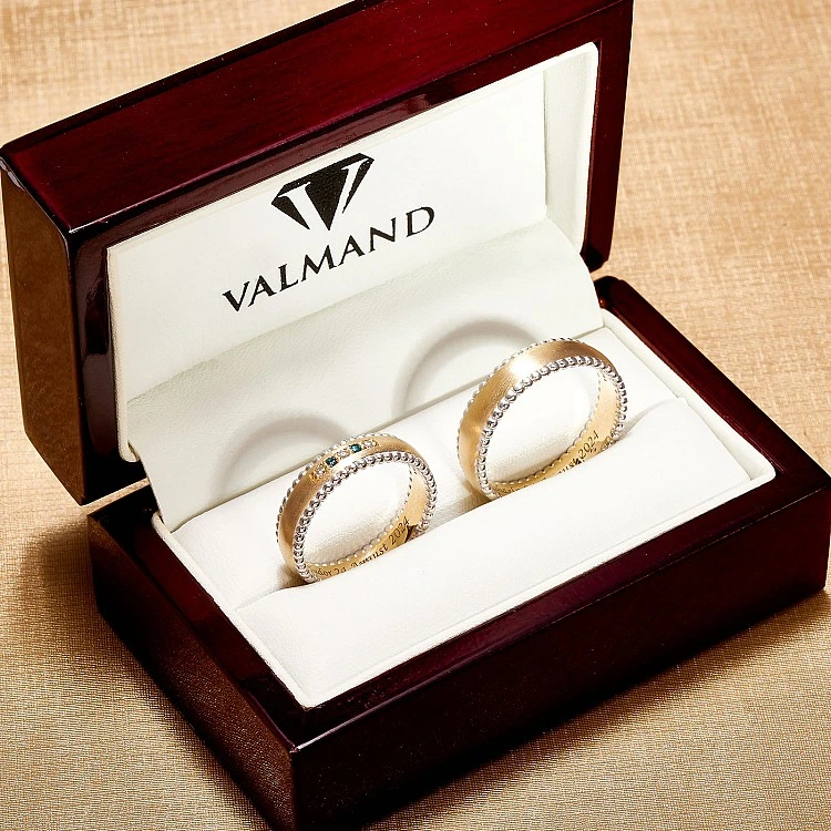 Verighete Bicolore din Aur 18k cu Randalina echipate cu Diamante Incolore si Albastre - model v887