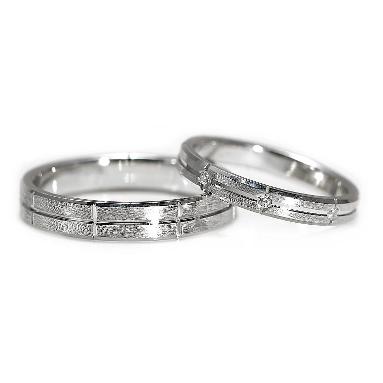 Verighete Moderne cu Margini Tesite din Aur 18k sau Platina cu Diamante - model v925