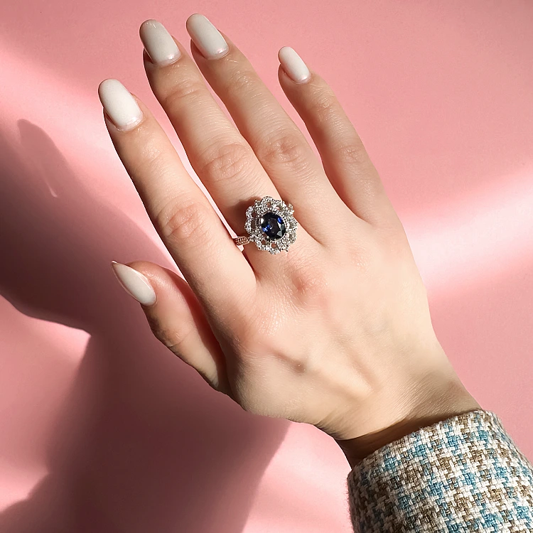 Inel vintage cadou din Aur 18k sau Platina cu Safir Oval si Diamante incolore - model i1661